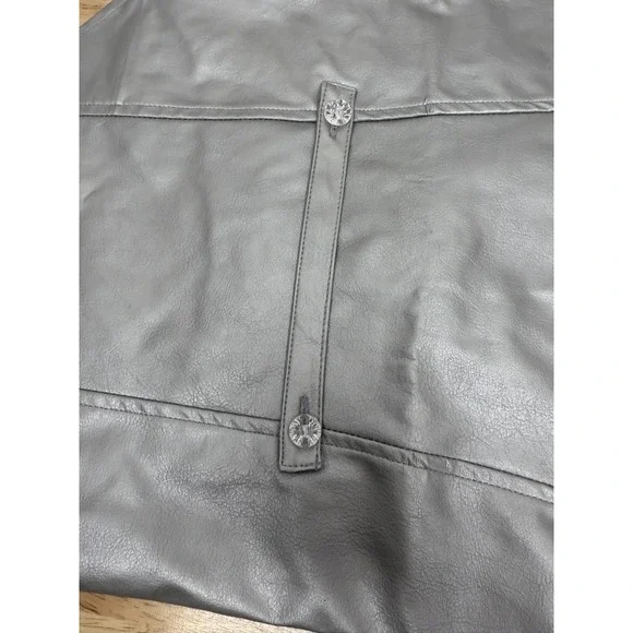 VIPoochy Dog Costume Vest Lined Silver Leather w Rhinestone Studs Zip Large #47 - Picture 4 of 7